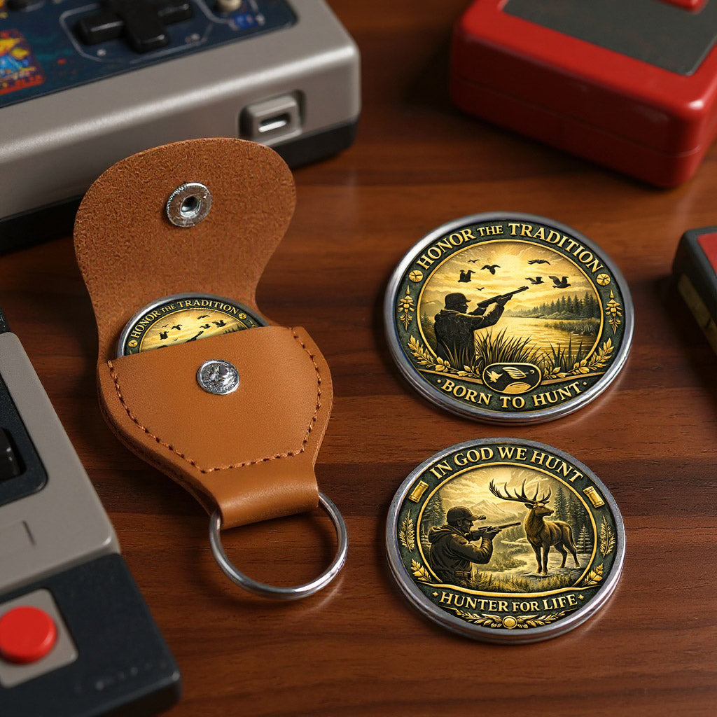 Born To Hunt Printed Commemorative Coin With Pocket Hug Leather Keychain